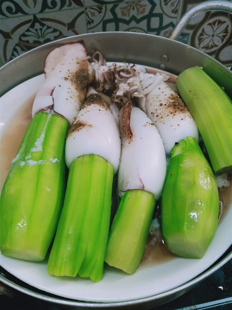 Gái đoảng trổ tài mực nhồi mướp, kết quả thành mực yếu sinh lý-2