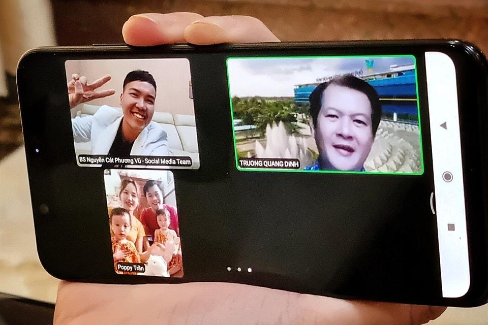 Hình ảnh mới nhất của chị em song Nhi tròn 1 năm tách dính-4