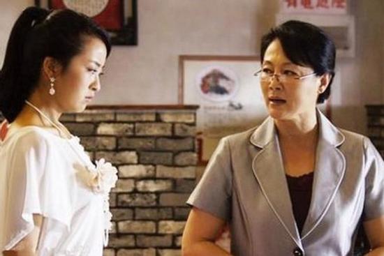 Tuyên bố dẫn cưới 2 cây vàng, ai ngờ con dâu đáp trả ấm ức cả đêm