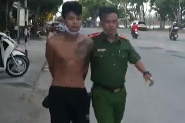 Sau cãi vã, cháu nội dùng rựa dài 70cm chém bà tử vong-2