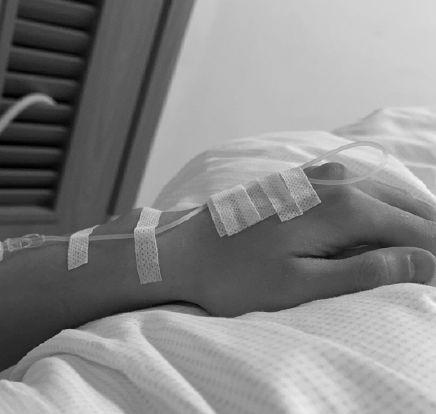 Mỹ nam Sơn Hà Lệnh đăng ảnh nhập viện nhưng bị chê cười-3