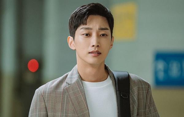 Visual cực xịn của Jin Young và Krystal trong Police University-2