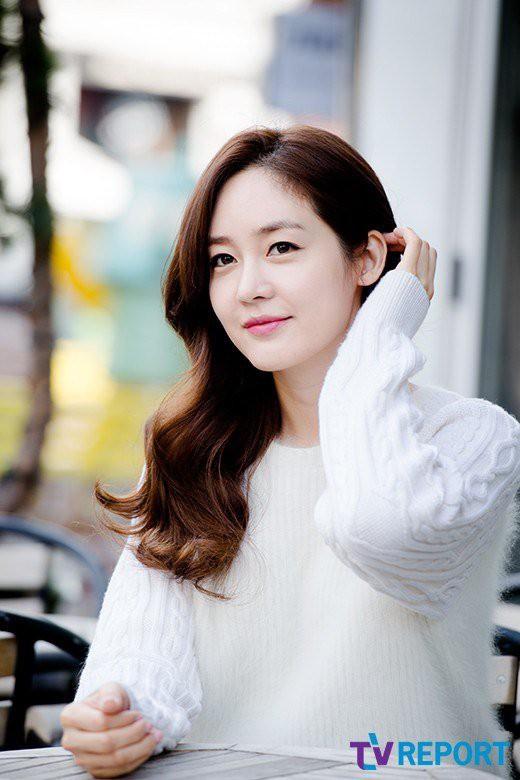 Nữ hoàng tuyết Sung Yuri mang song thai ở tuổi 40-2