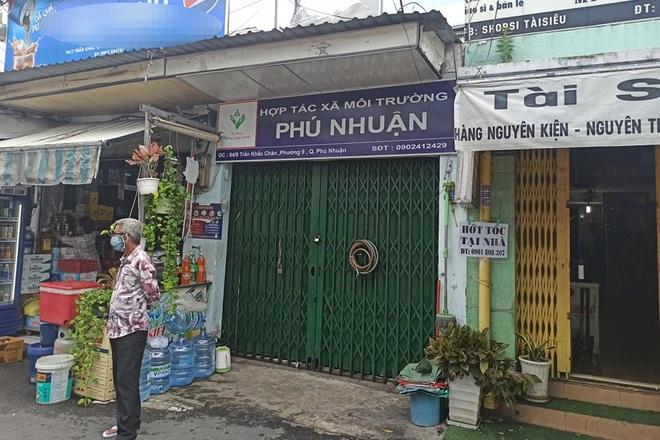 Pha khoe giấy thông hành đi vào lòng... đất của con gái giám đốc HTX-2