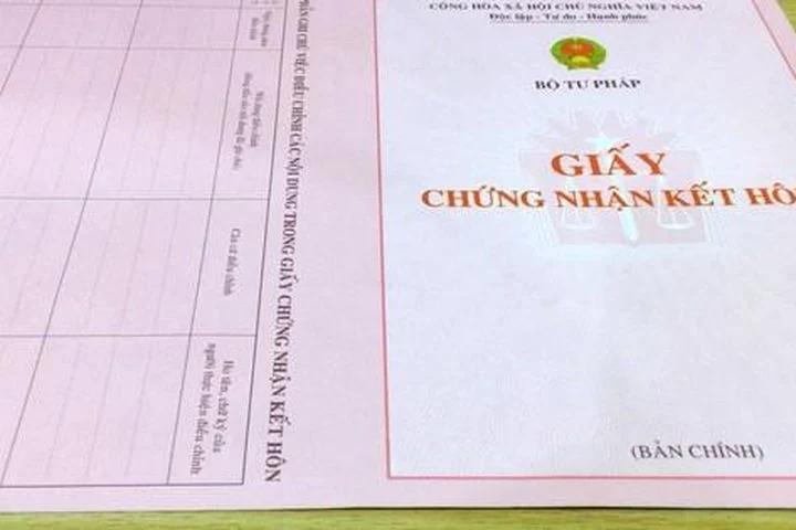 Thực hư giấy xác nhận tình trạng hôn nhân phải ghi tên người dự định cưới-1