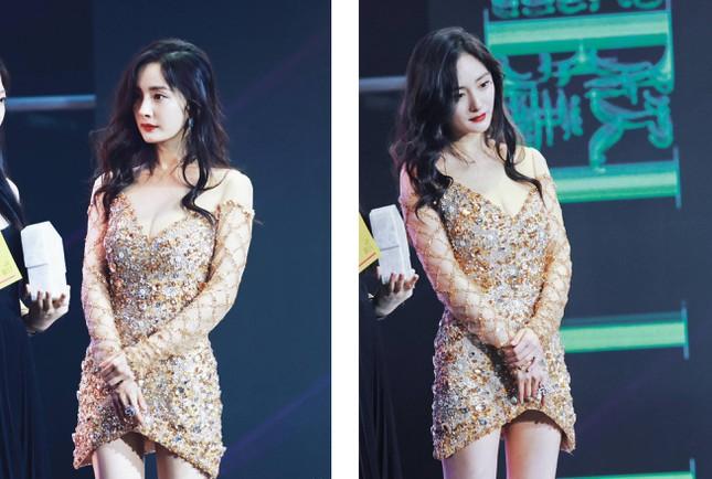 Dương Mịch gây sốt với đôi chân phát sáng cùng tỷ lệ cơ thể hoàn hảo-4