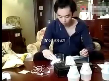 Bồ cũ bóc Hoa Thần Vũ dao kéo, ngoại tình với Trương Bích Thần-2