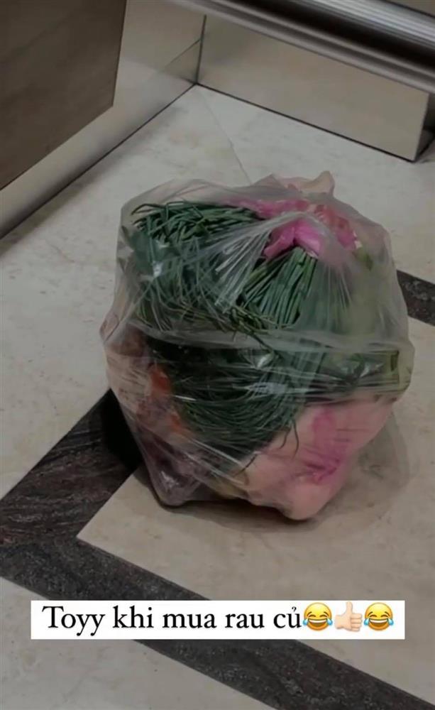 Cô dâu diện váy 28 tỷ khoe đồ tích trữ mùa dịch như siêu thị mini-2