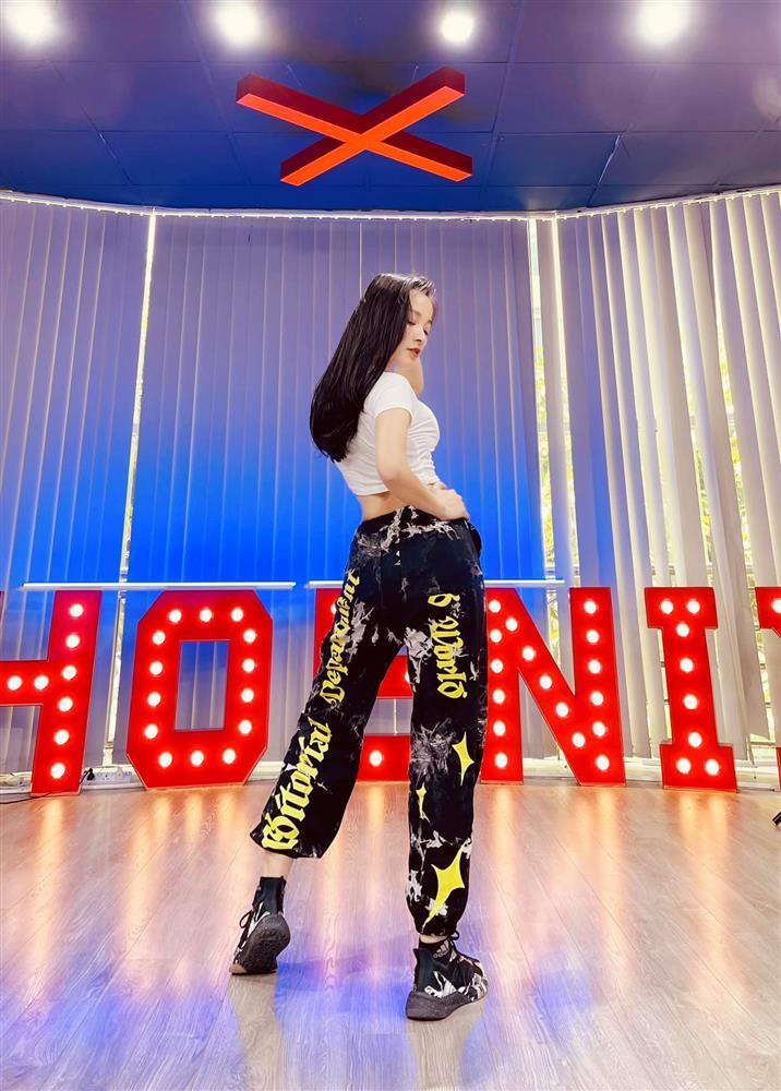 Cuộc sống của mỹ nhân Nhật Ký Vàng Anh làm BTV Công an nhân dân-1