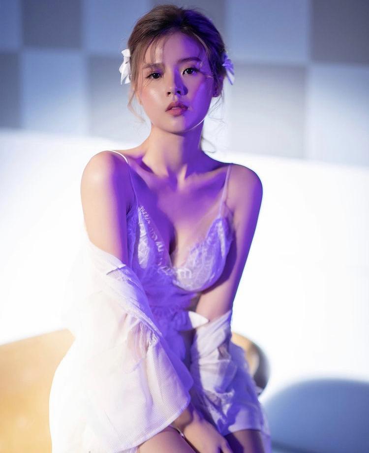 Diện đồ lả lơi lộ nội y: Midu, Hà Hồ khí chất - Elly Trần, Chi Pu phản cảm-1