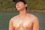 Bị chê ngực silicon, Nathan Lee càng chăm show body bóng nhẫy-8