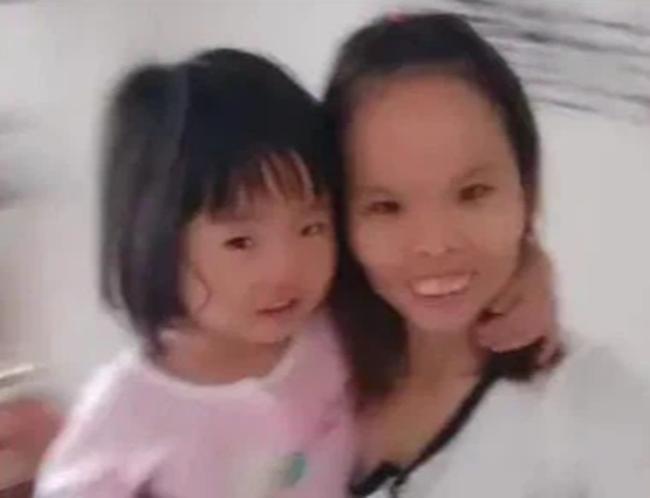 Người phụ nữ xấu nhất Tiktok giàu kếch xù, nhìn chồng và con gái mới kinh ngạc-6