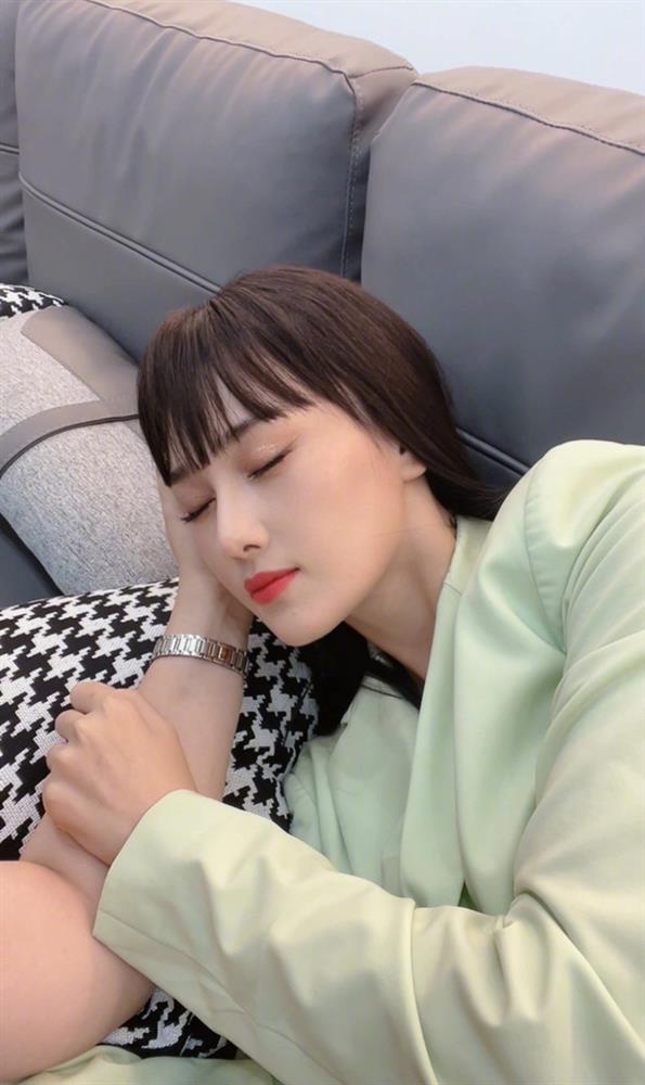 Trương Hinh Dư ẩn ý trục trặc sau 3 năm cưới chồng quân nhân?-4