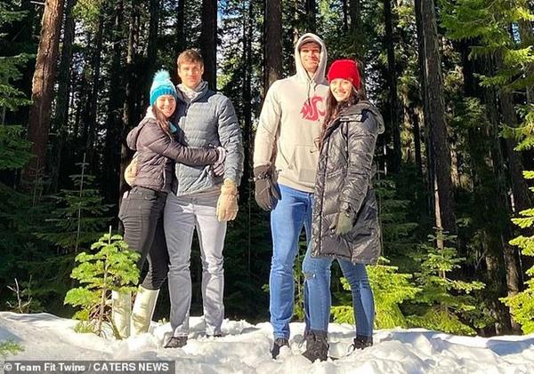 Chị em sinh đôi giống hệt nhau tìm thấy tình yêu bên hai anh em sinh đôi-3