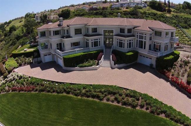 Chân dung vợ Đan Trường: Đại gia BĐS giàu kếch xù, cơ ngơi xa xỉ trên đất Mỹ-4