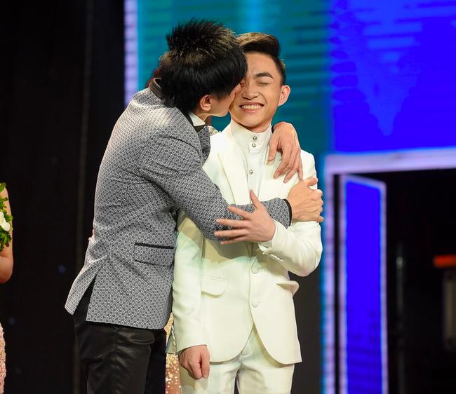 Đan Trường - Trung Quang: Thầy trò thân thiết, quần áo đồ đôi-1