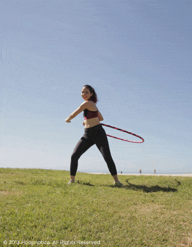 Trâm Anh bị nghi ngáo ngơ với kiểu lắc vòng không giống ai-7