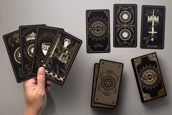 Bói bài Tarot tuần từ 19/7 đến 25/7/2021: Trong họa có phúc, trong phúc có họa