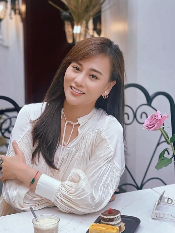 Phương Oanh tóc dài cực xinh, ngóng Nam Hương Vị Tình Thân có tạo hình mới-5