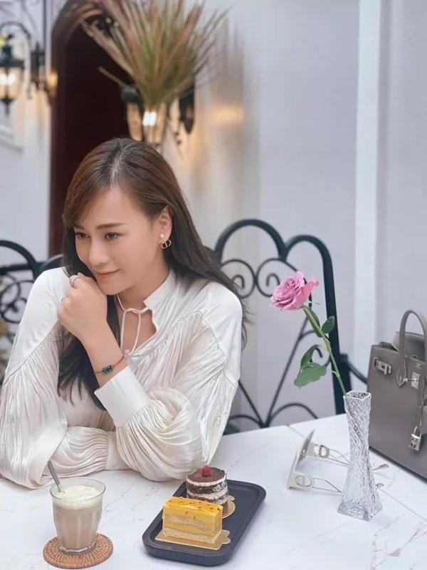 Phương Oanh tóc dài cực xinh, ngóng Nam Hương Vị Tình Thân có tạo hình mới-7