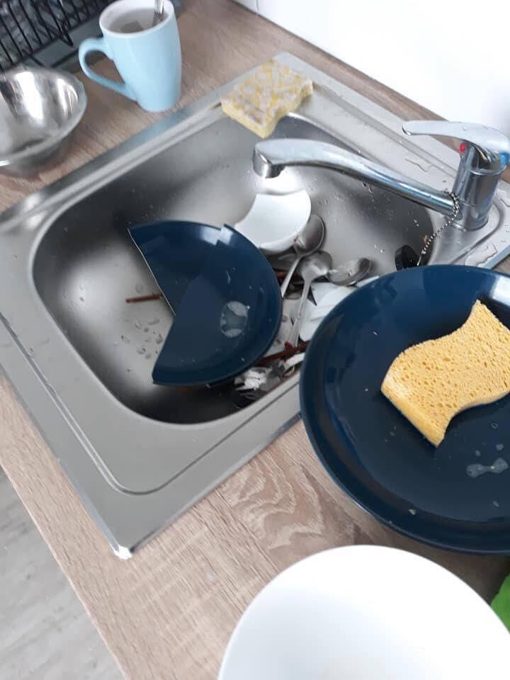 Vợ lên cơn điên đập hết bát đĩa chỉ vì 1 lần chồng quên không rửa-2