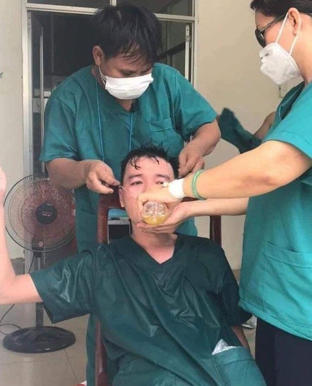 F0 trong bệnh viện dã chiến sẵn sàng đưa 1001 lý do để... chửi bác sĩ-2