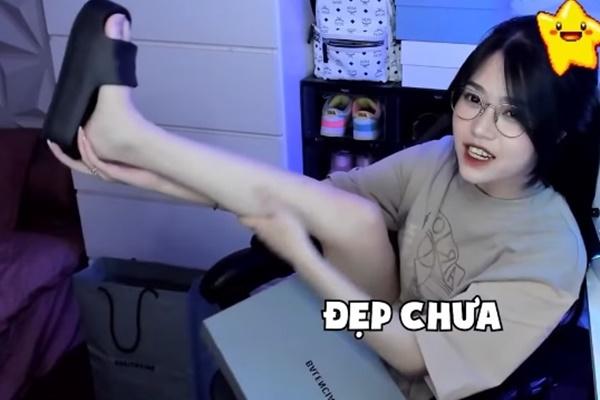 Streamer Thủy Tiên văng tục khi netizen đòi show ảnh mlem-4