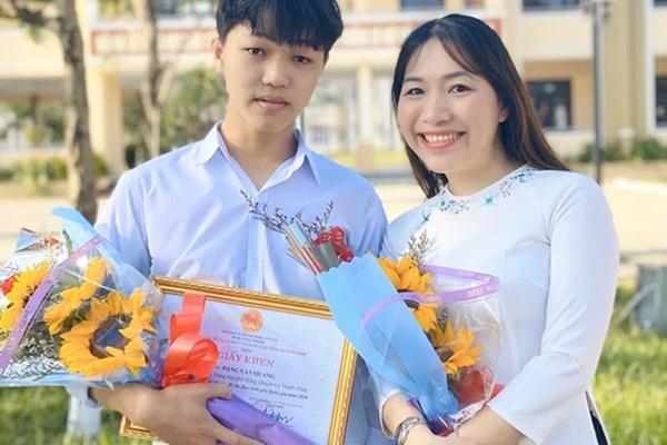 Nữ sinh duy nhất đạt 10 Văn tốt nghiệp: Học chuyên Anh, trật tủ bài Sóng-4