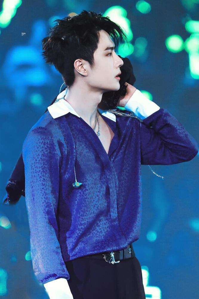 Vương Nhất Bác thu hút hơn 800 triệu lượt người xem nhờ vũ đạo gợi cảm-3