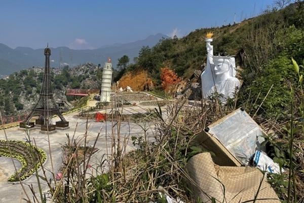 Sau Nữ thần tự do, Elsa, lại xuất hiện thêm Nữ thần nhắm mắt ở Sa Pa-4