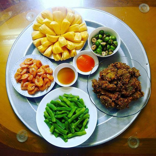 Vợ làm cơm chờ chồng, nhân vật đặc biệt xuất hiện khiến anh ta rụng rời-3