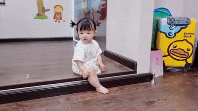 Cưng xỉu khoảnh khắc con gái cầu cứu Đông Nhi khi mắc kẹt-3