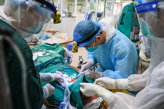 Nguyên nhân khiến nhiều bệnh nhân Covid-19 diễn biến nặng nhanh