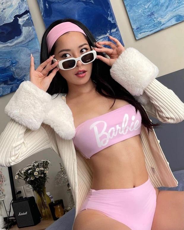 Tóc Tiên thả rông khiến fan toát mồ hôi - Chi Pu diện bikini hóa búp bê tại gia-3