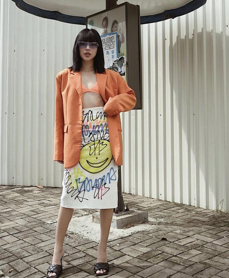 Phối trang phục sắc cam sang chảnh ngày hè như Hà Hồ, Ngô Thanh Vân-4