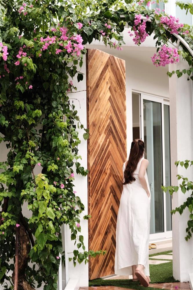 Kim Lý hứa làm ông nội trợ giỏi trong biệt thự mới của Hồ Ngọc Hà-15