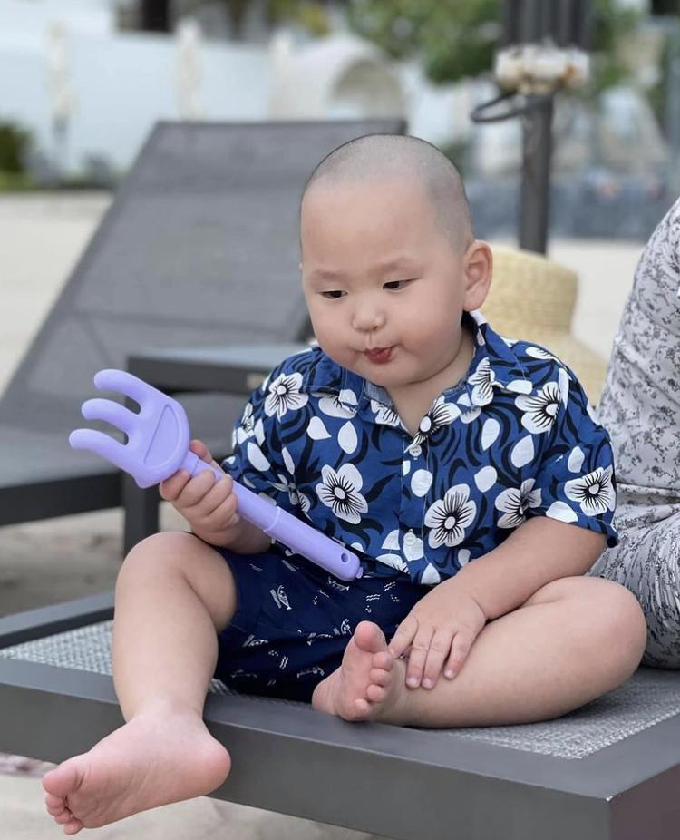 Phong cách thời trang cưng xỉu của soái ca nhí nhà Hoà Minzy, Trà My Idol-8