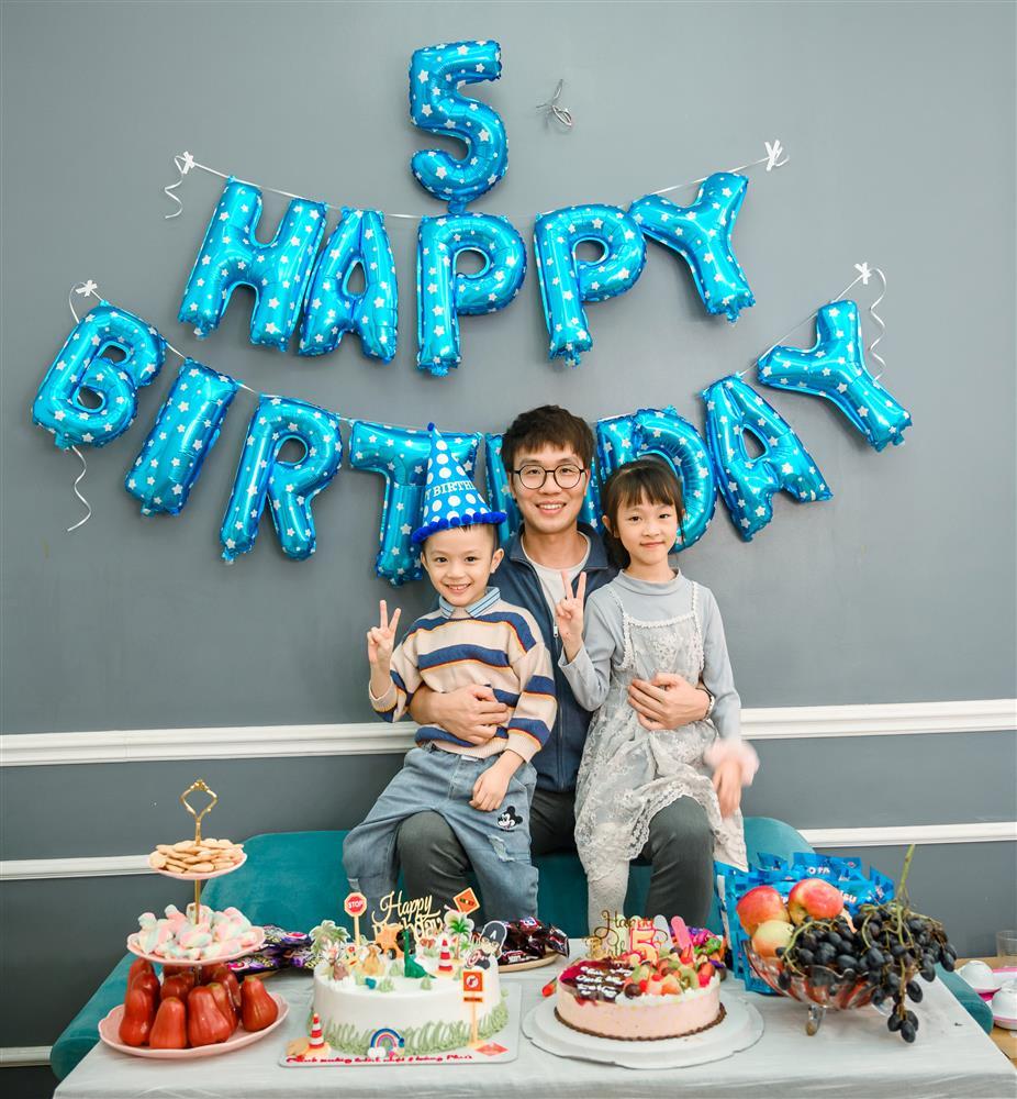 Ngắm loạt ảnh ấu thơ đẹp như sương mai của 3 bố con Sóc Nhím-10