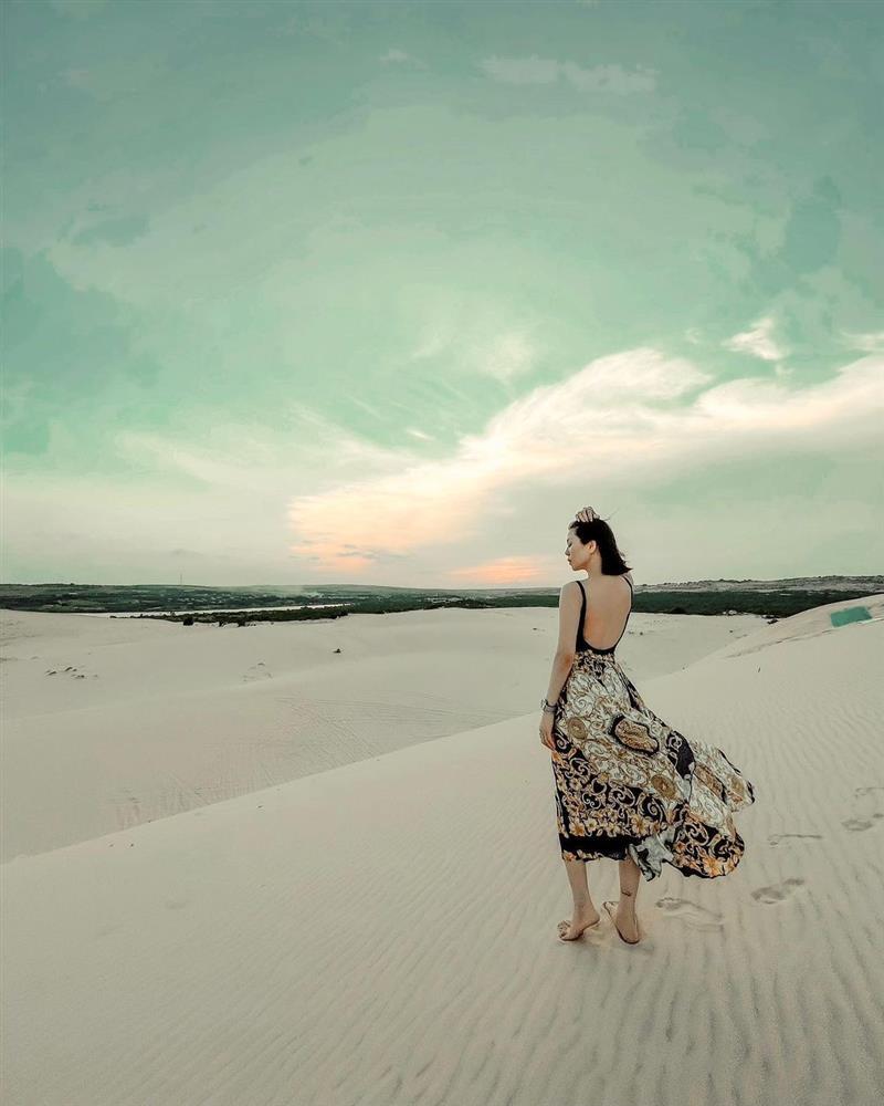 Lệ Quyên bị chỉ trích đang giãn cách mà chụp ảnh muôn nơi-7