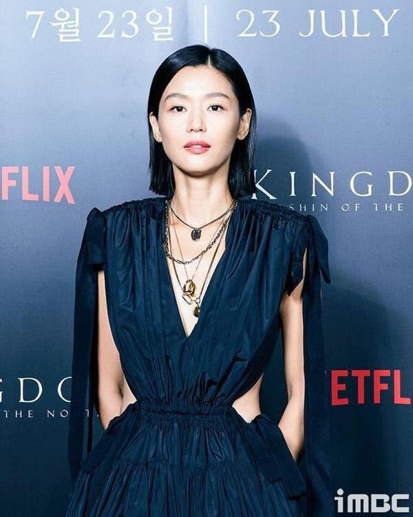 Jeon Ji Hyun lần đầu xuất hiện sau tin đồn ly hôn chồng đại gia-2