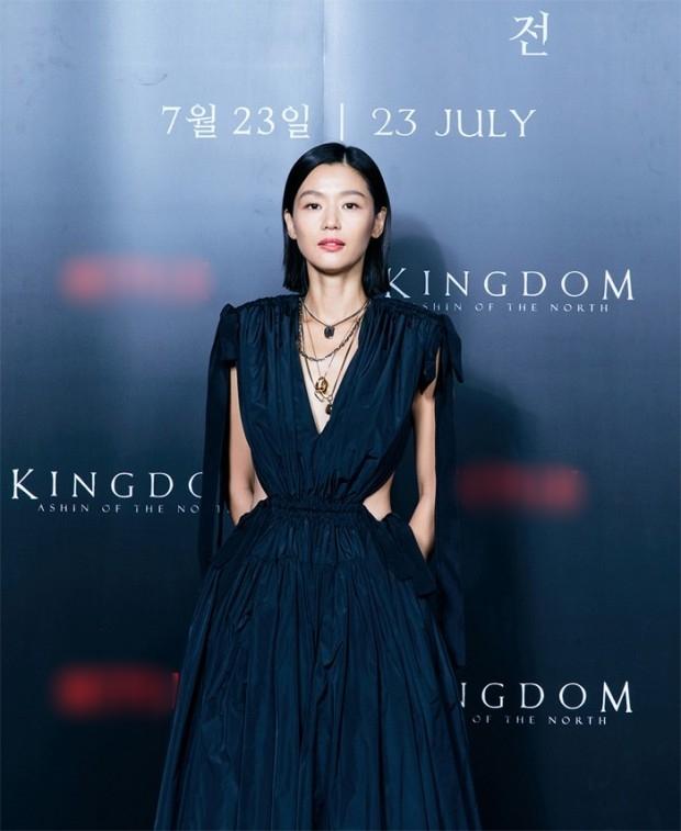 Mợ chảnh Jeon Ji Hyun nài nỉ đóng Kingdom, netizen chê không hợp-1