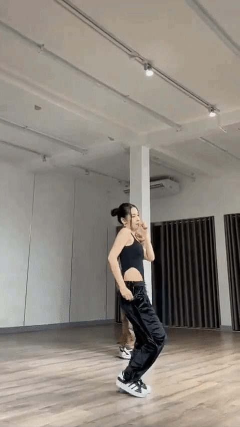 Chi Pu lấn sân người chơi hệ cover nhạc ngoại, hẳn là Selena Gomez?-5