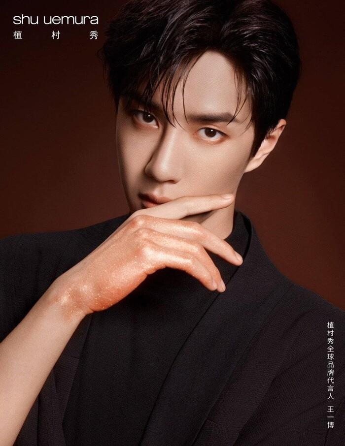 Fan nữ 70 tuổi phát cuồng vì bị nam thần Vương Nhất Bác hút hồn-4