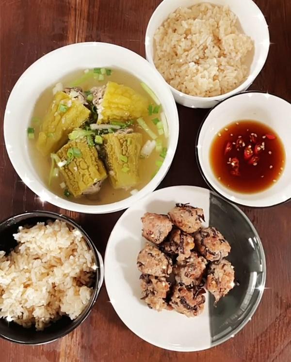 Mâm cơm chuẩn vị miền Nam nhà Tóc Tiên-4