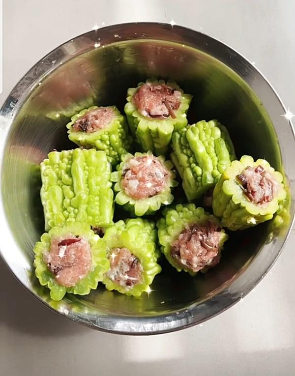 Mâm cơm chuẩn vị miền Nam nhà Tóc Tiên-5