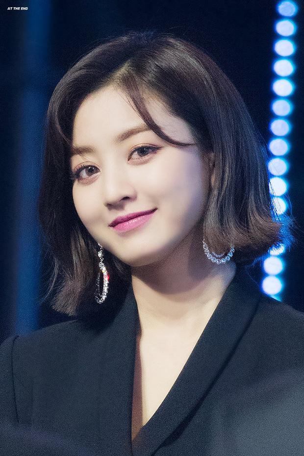 Cùng là leader: RM (BTS) tung 9 tầng mây, Irene (Red Velvet) mờ như ảo ảnh-5