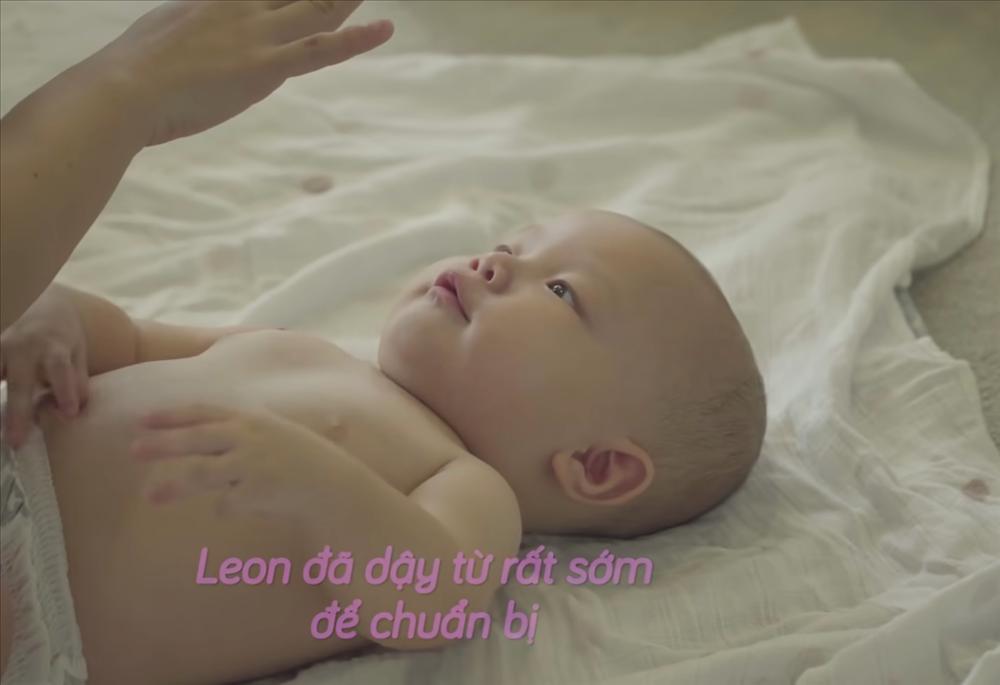 Con trai Hồ Ngọc Hà liên tục trở mặt dù đóng có 2s quảng cáo-3