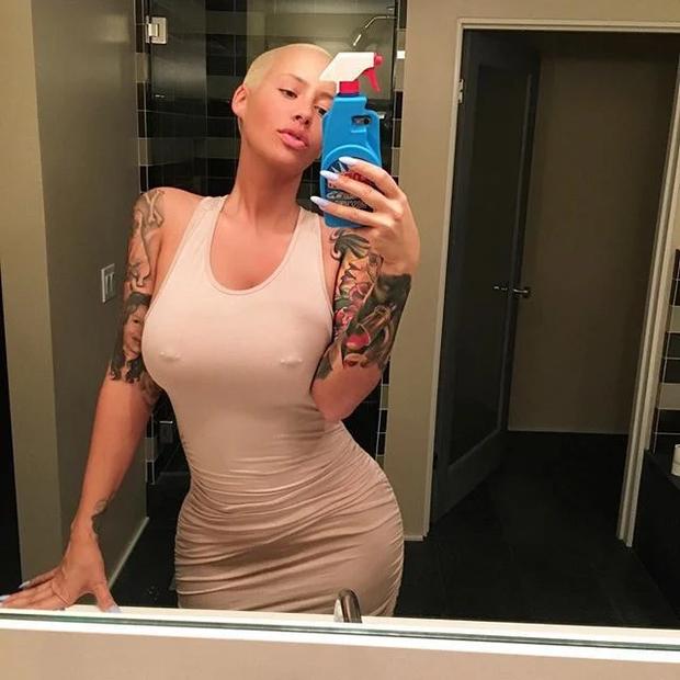 Sao US-UK xỏ khuyên ngực cho chiến, tăng level thả rông-6