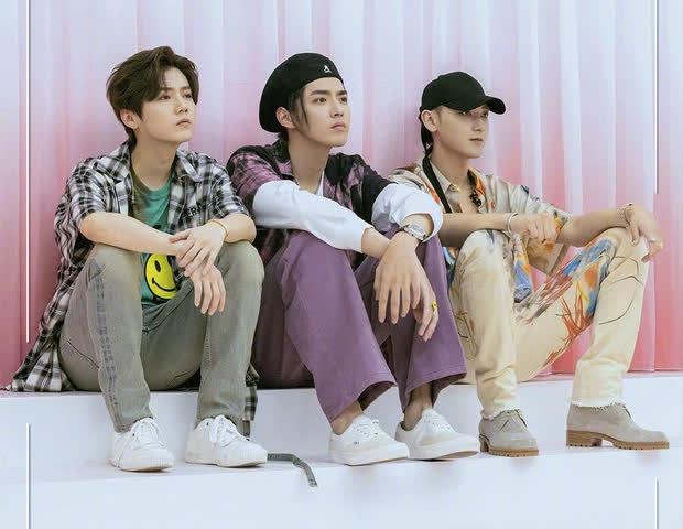 Ngô Diệc Phàm tiếp cận tình nghi hôi nách số 2 trước khi phải nín thở?-5