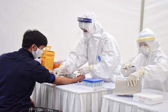 Nhiều tỉnh đồng loạt thông báo tăng thêm ca nhiễm Covid-19